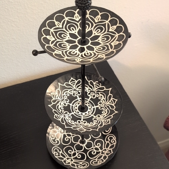 Claire's Jewelry Stand - Picture 2 of 3